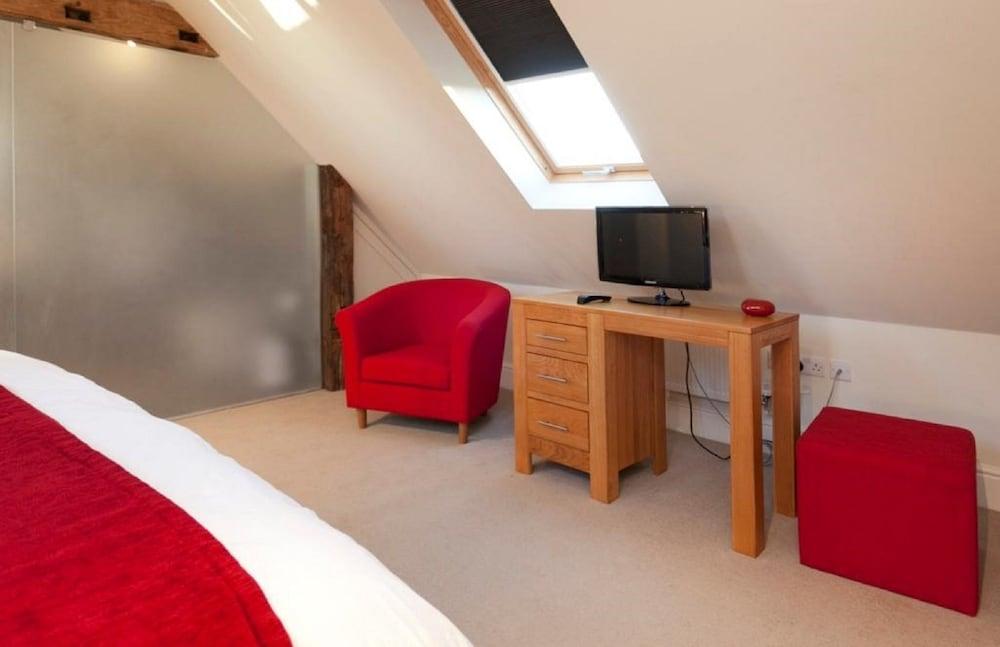 دي بي إس سيرفيسد أبارتمنتس - ذا ديلفين غرفة