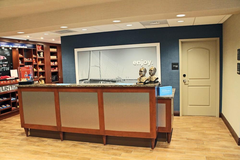 هامتون إن كيب جيرادو آي 55 آي إيست