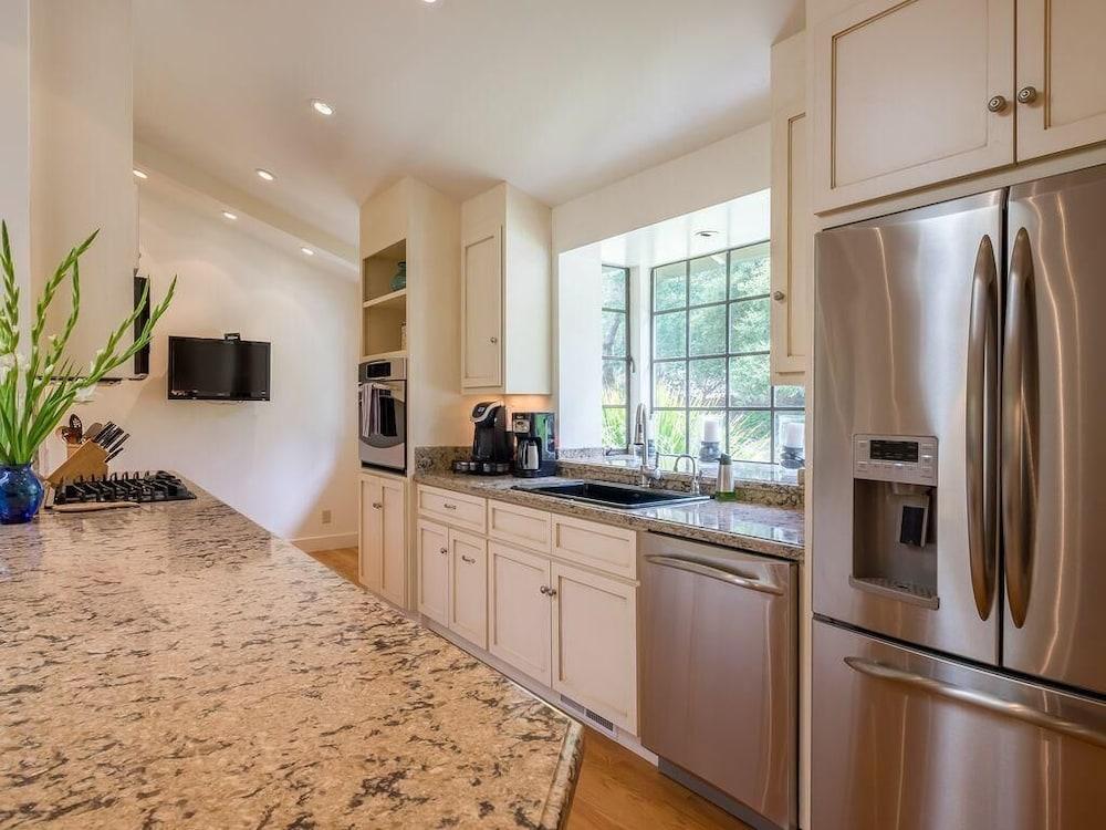 إل إكس55: جولفرز ديلايت بيبل بيتش الصورة الأساسية