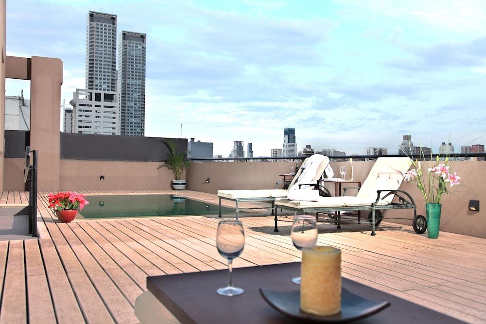 بي هوليود هوتل