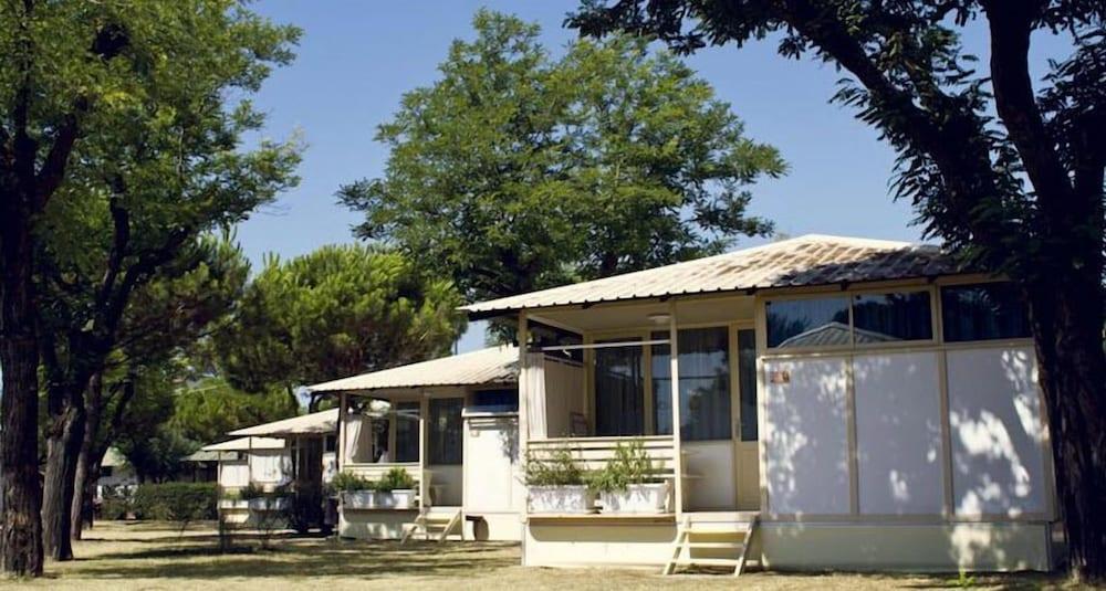 ماليبو بيتش كامبينج فيليدج