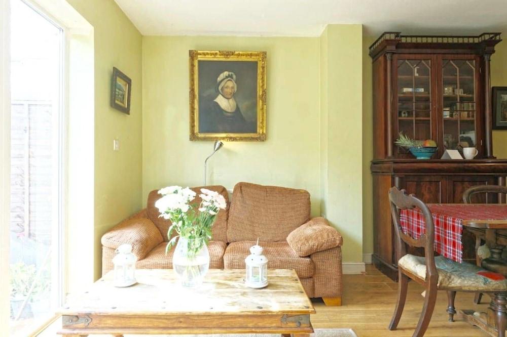 لينبروك جيستس هاوس الردهة