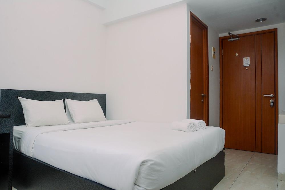 Good Homey and Simply Studio Margonda Residence 3 Apartment