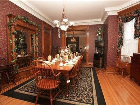 فيليب ويذ سميث بد آند بريكفاست