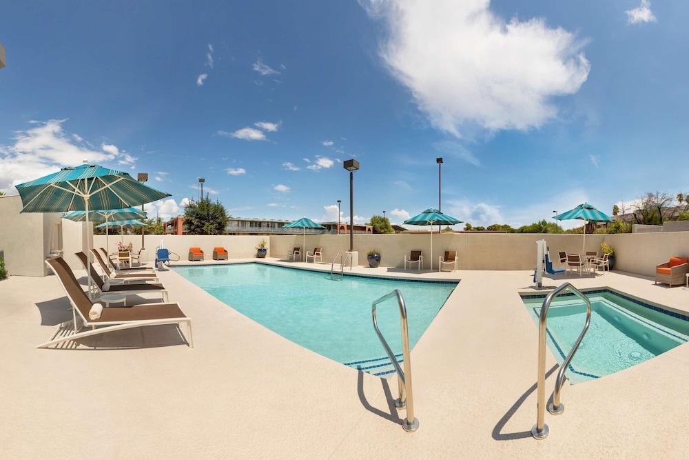 هيات بليس توسكون – سنترال