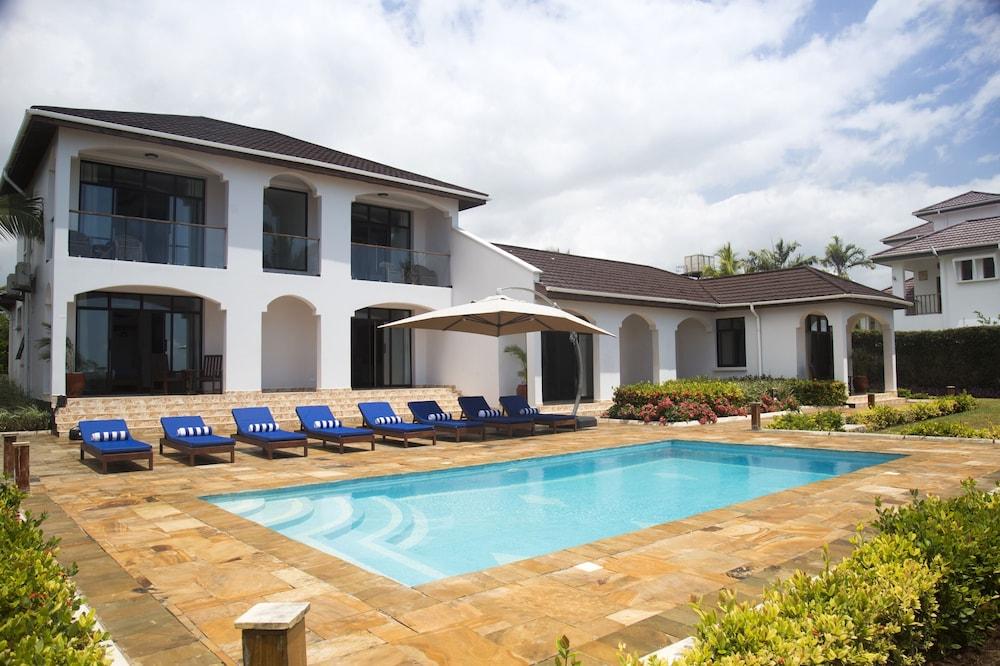 كينا بيتش فيلاس