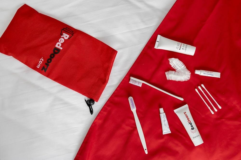 ريد دورز نير ستيكيس توراجا