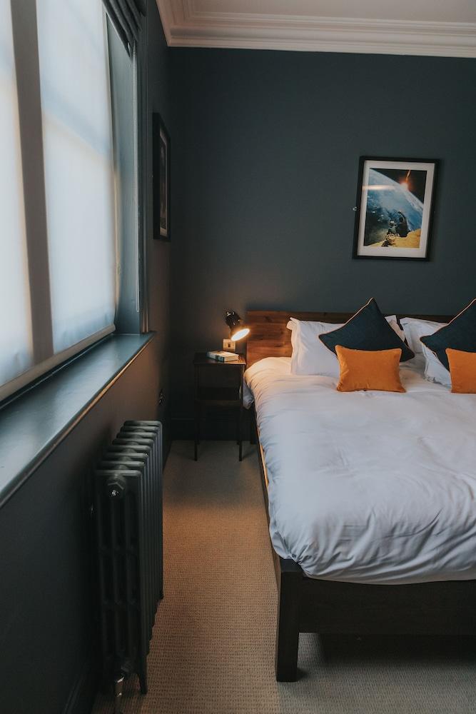 ذا جينجر بيج غرفة