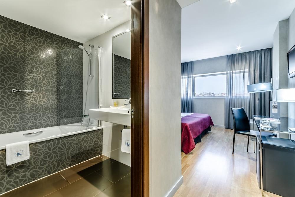 يوروستارز إيجزيكيوتيف هوتل غرفة