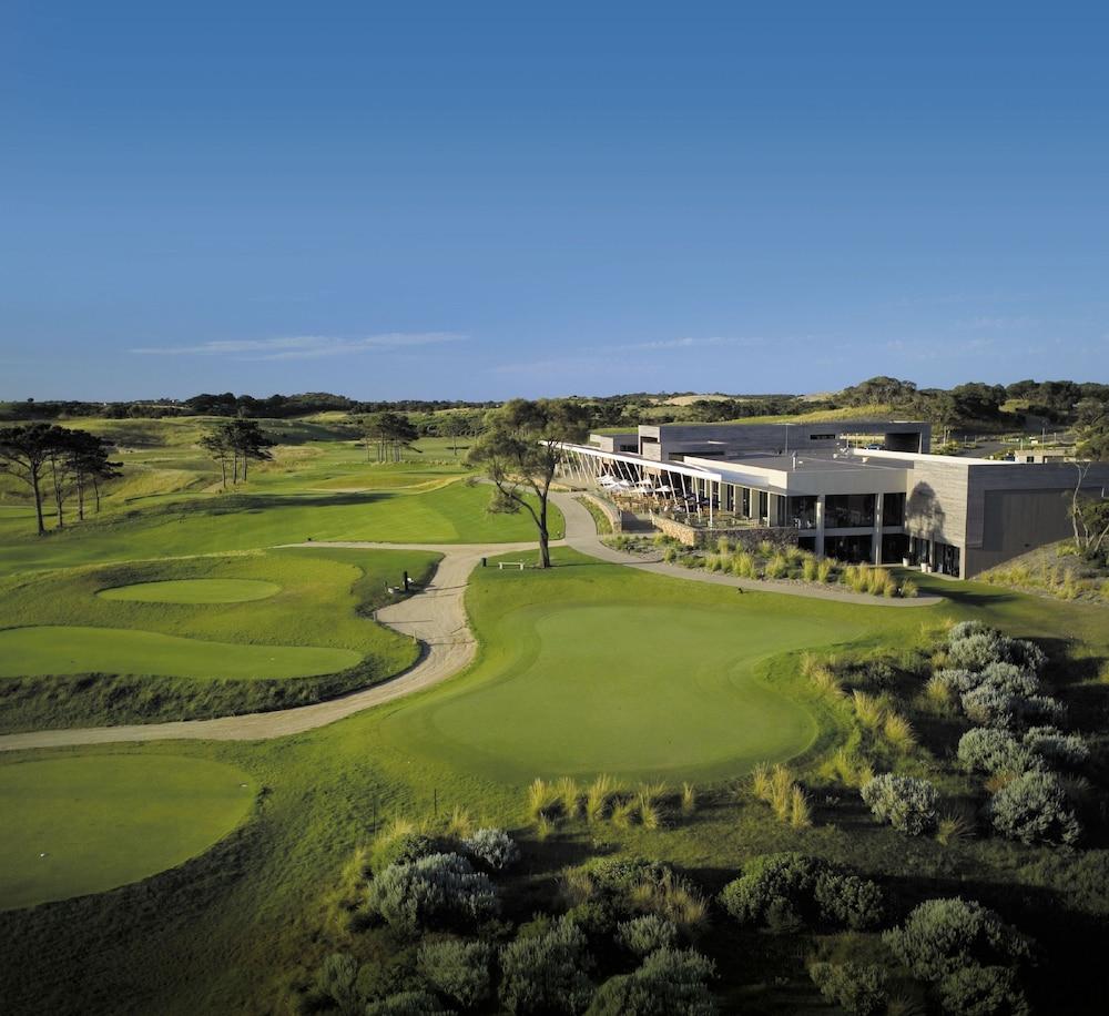 بيببرز موناه لينكس ريزورت