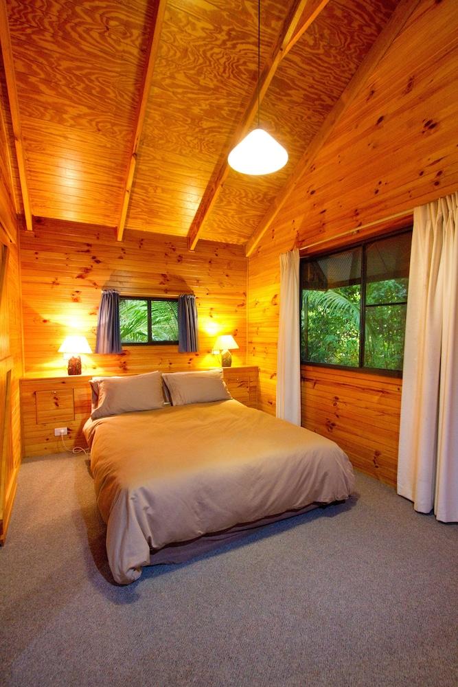 Mt Glorious Getaways Room