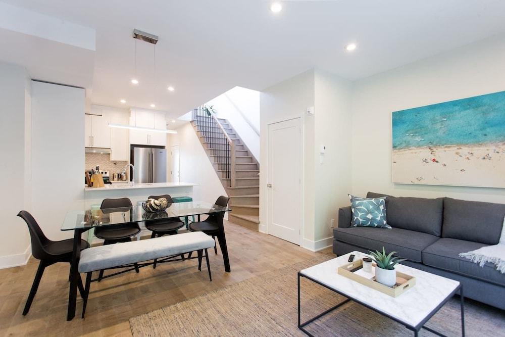 سبيكتاكولار آند مودرن ليتل إيتالي بينتهاوس