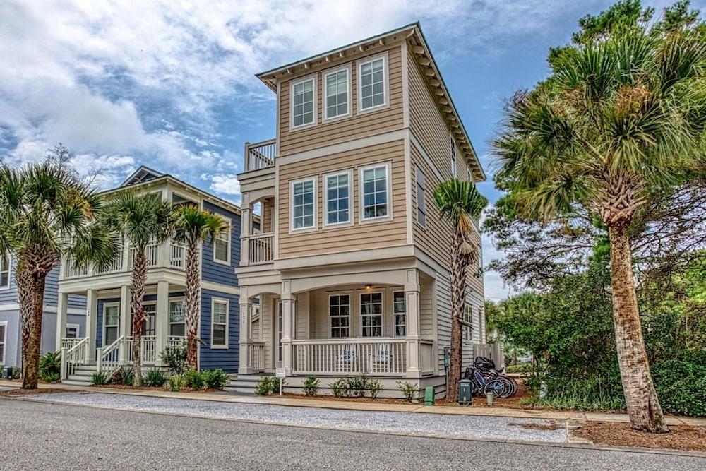 سيباتيكال آت سي كريست بيتش - 1908087