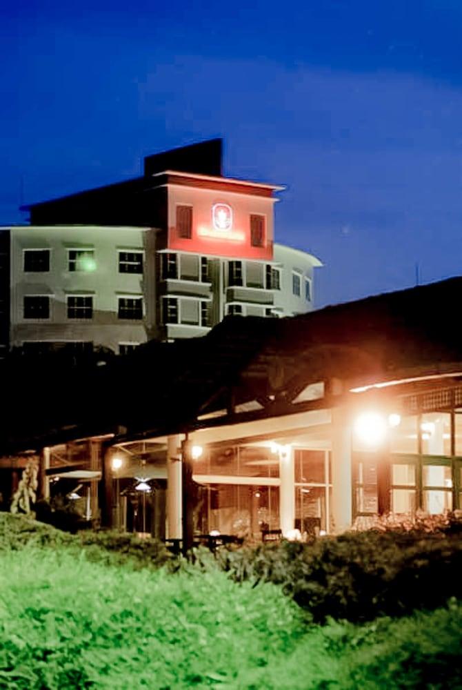 بي دي بي دار الأمان غولف ريزورت واجهة الفندق - مساء/ليلاً