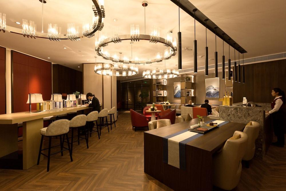 إيتشارم هوتل تشاويانج كالتشار بالاس دوسن