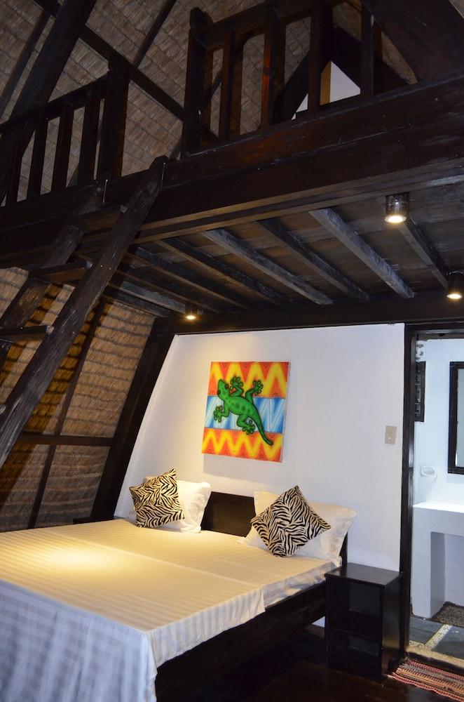 لوف آند بيس ديب جانجل آند ريفر ريزورت