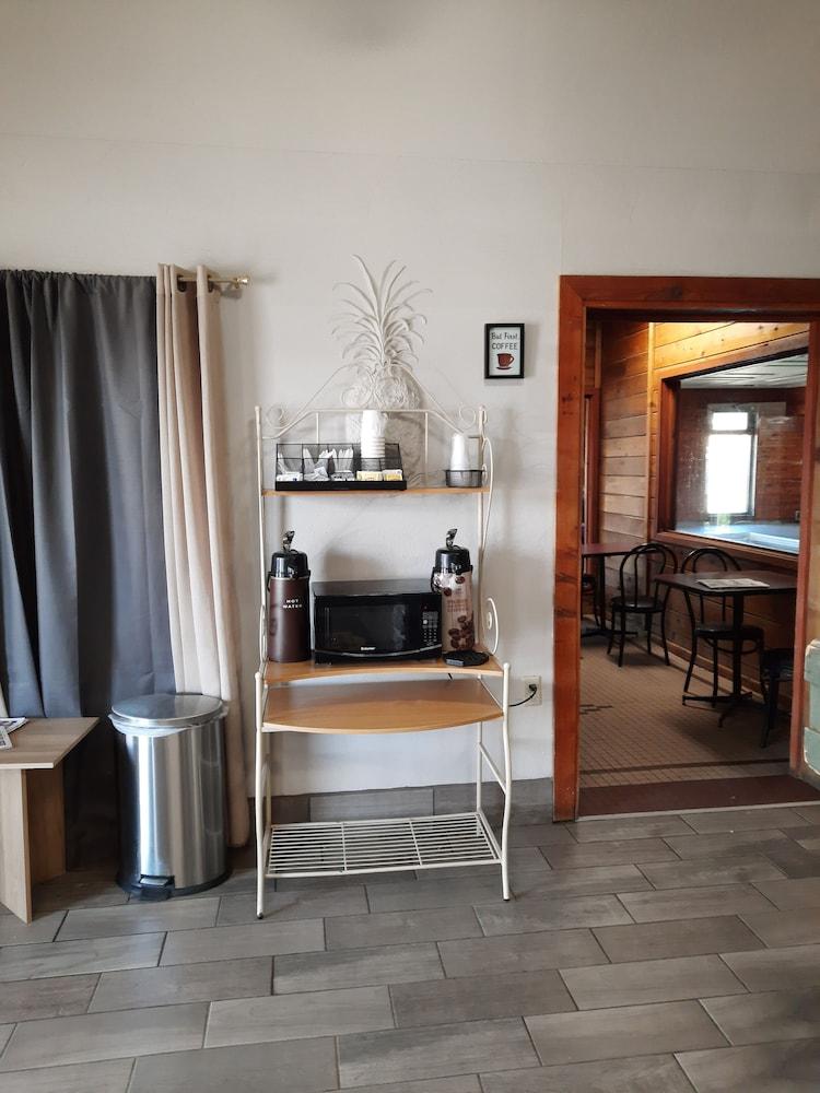 سوبر 8 باي ويندام ووترتاون منطقة الجلوس في الردهة