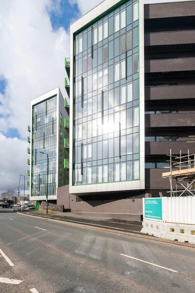 لاكشري أبارتمنت نير بيكاديلي ستيشن