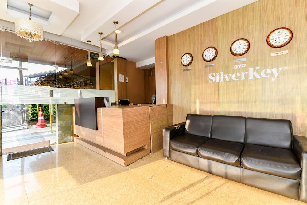 سيلفر كي إكزكيوتيف ستايز 40794 إمبير بلازا منطقة الاستقبال