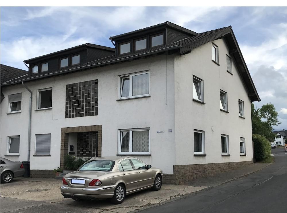 جيست هاوس فريس