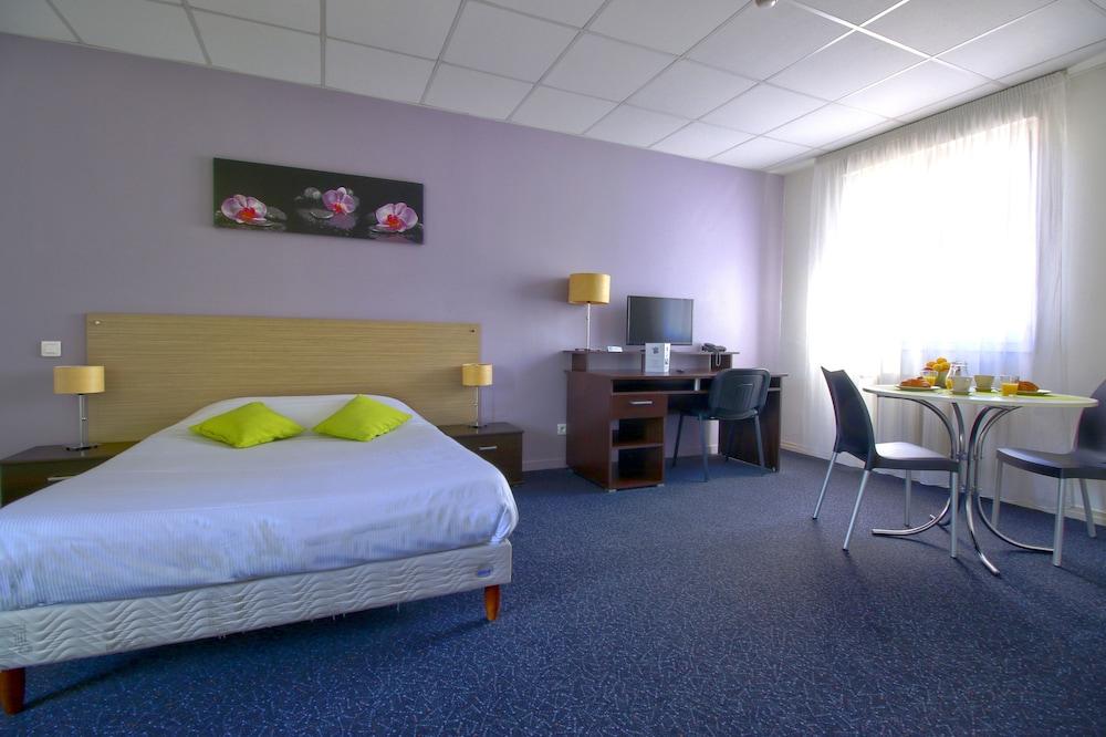 كوزي أبارت أوتل - لو كور مورو الصورة الأساسية