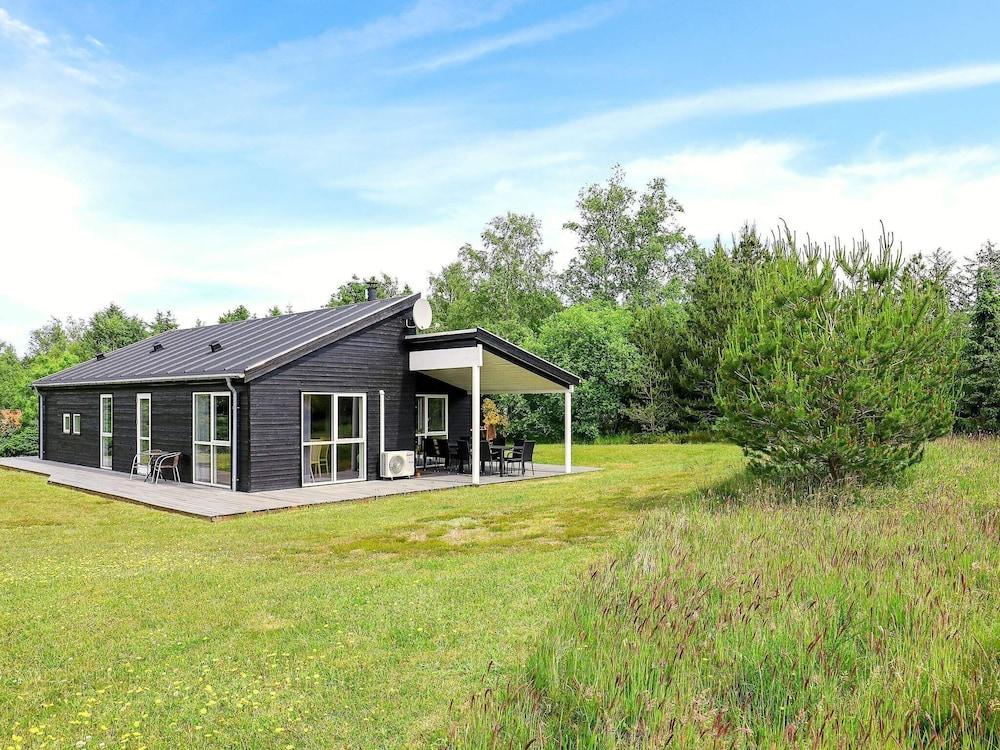 سبيشوس هوليداي هوم إن هوجسليف ويذ سونا