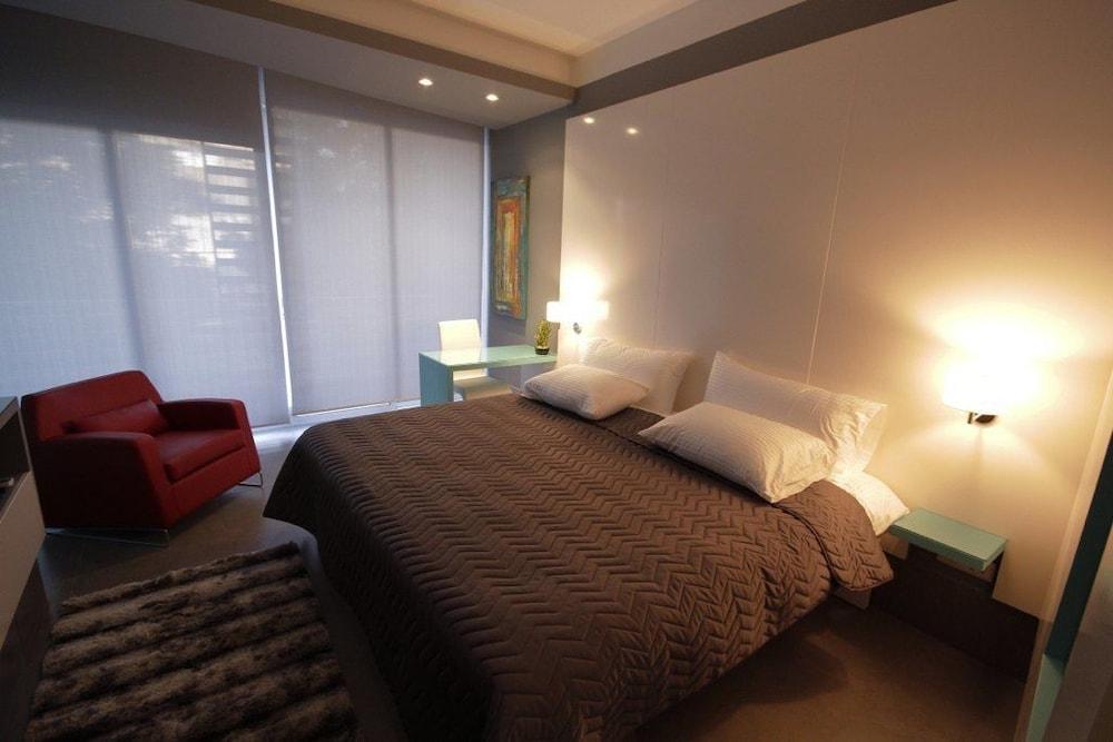 فندق يونيت فور ليفينج غرفة