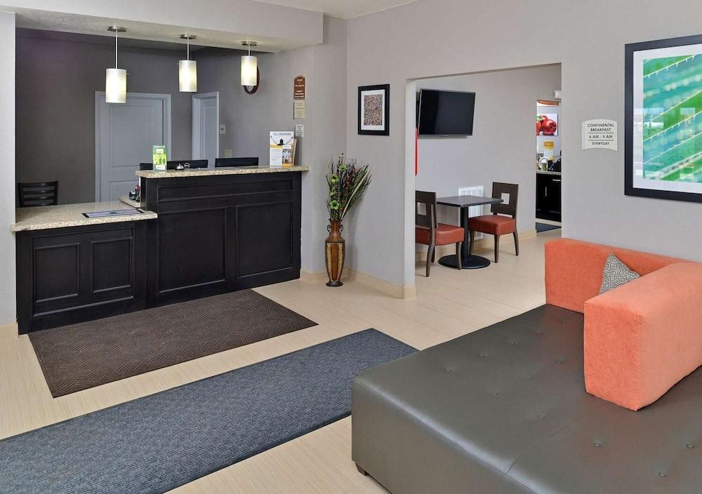 سكوتيش إنز آند سويتس