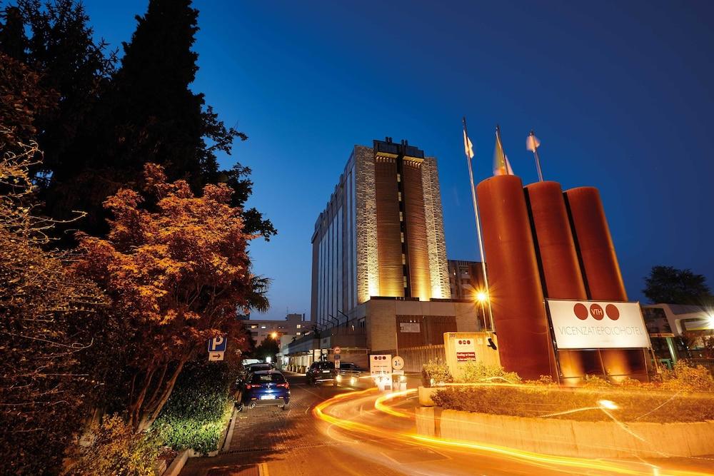 هوتل فيسنزا تيبولو