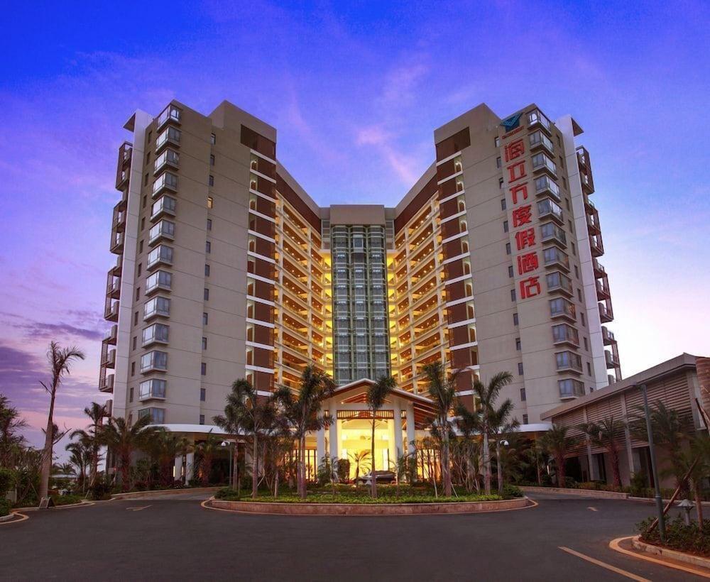 سانيا سيكيوب هوليداي هوتل