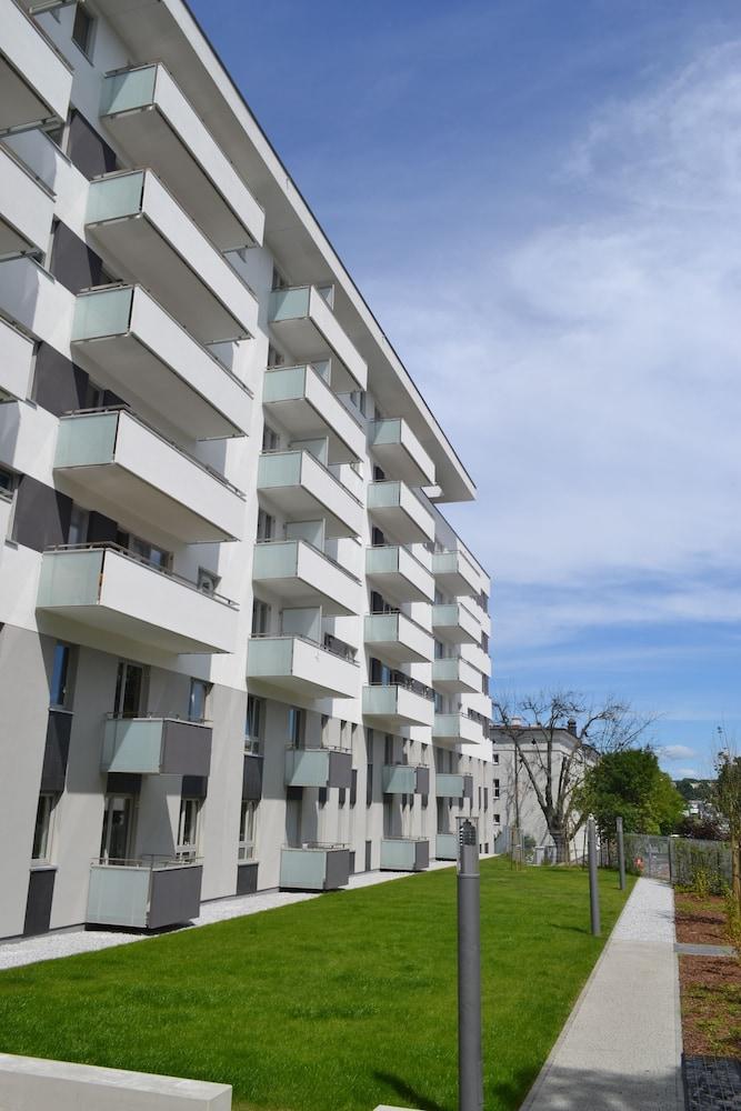 جيه تي بي ناوتيكا أبارت هوتل المنطقة الخارجية