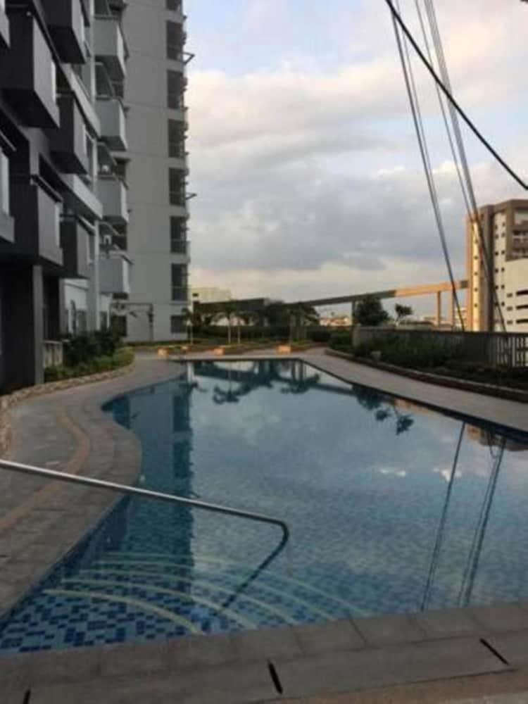 كوباو مانهاتن هايتس يونيت 5 إتش تاور سي حمام سباحة مكشوف