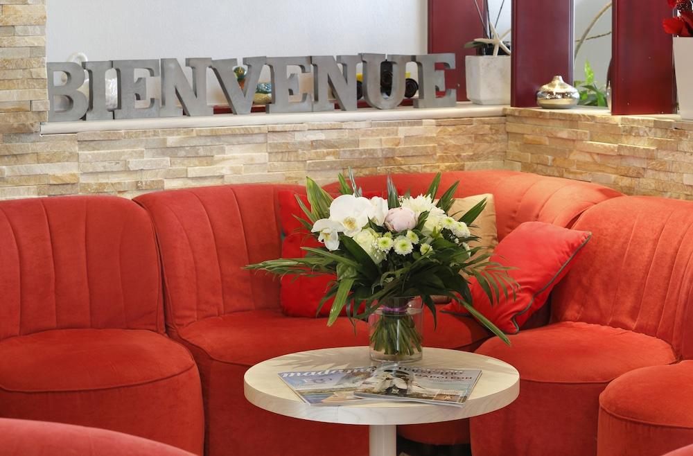 Logis Hôtel Arc en Ciel Reception