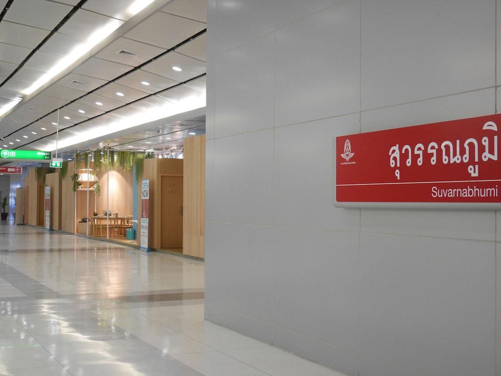 بوكستل آت سوفارنابومي أيربورت المنطقة الخارجية