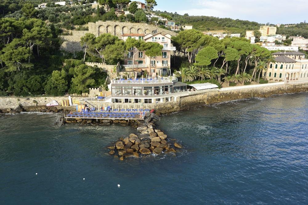 أرك أون سيل هوتل