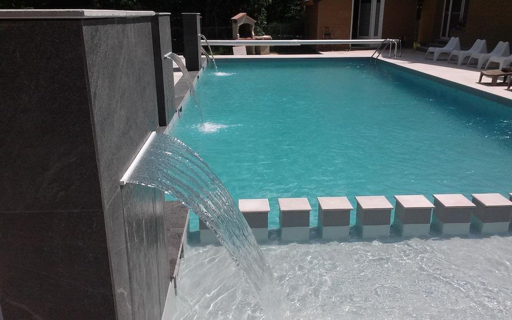 كامبينج بوا دو جرافيير زحليقة مائية