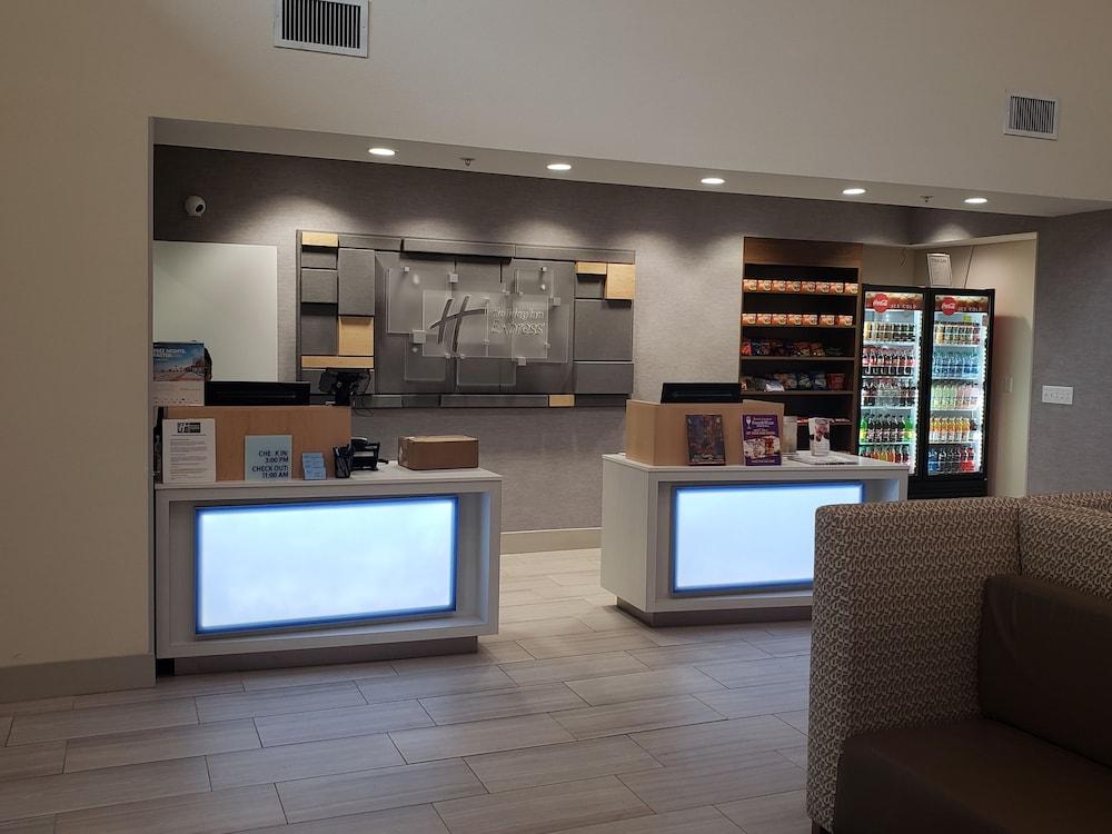 هوليداي إن إكسبرس تامبا ٕن آي-75 - يونيفيرسيتي أريا باي آيتش جي المنطقة الخارجية