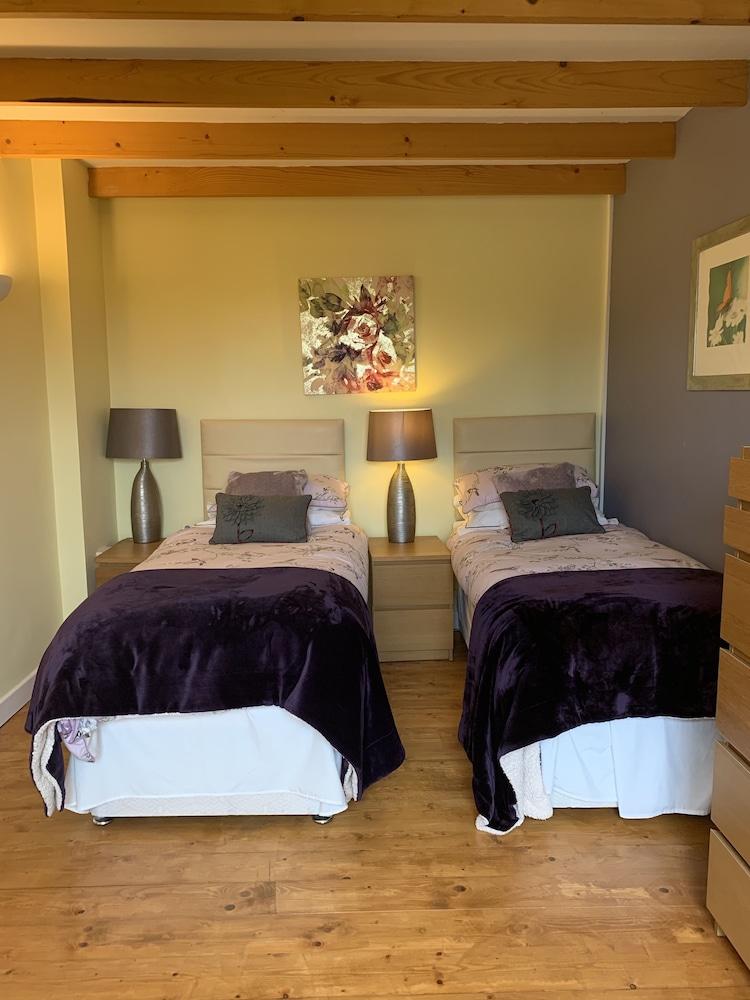 Ffos y Ffin - Ascension in the Fields Room