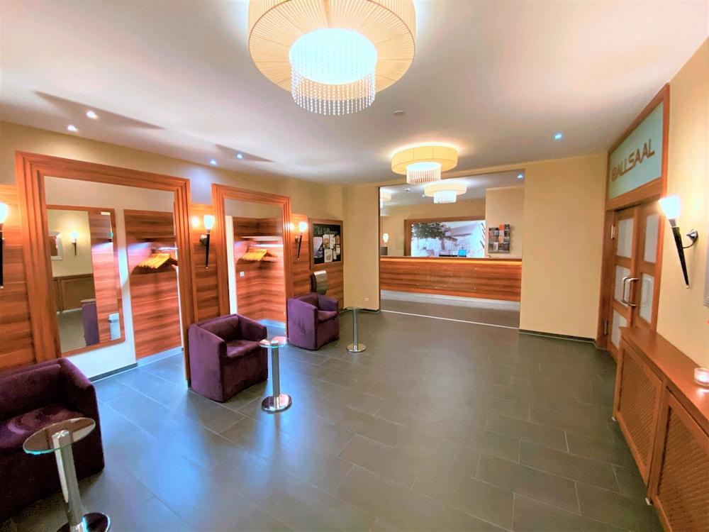 هونرباينز بوستهوتل