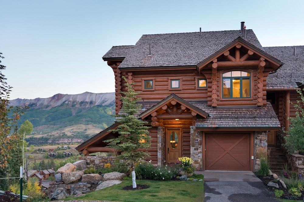 Tristant 115 by Exceptional Stays Exterior