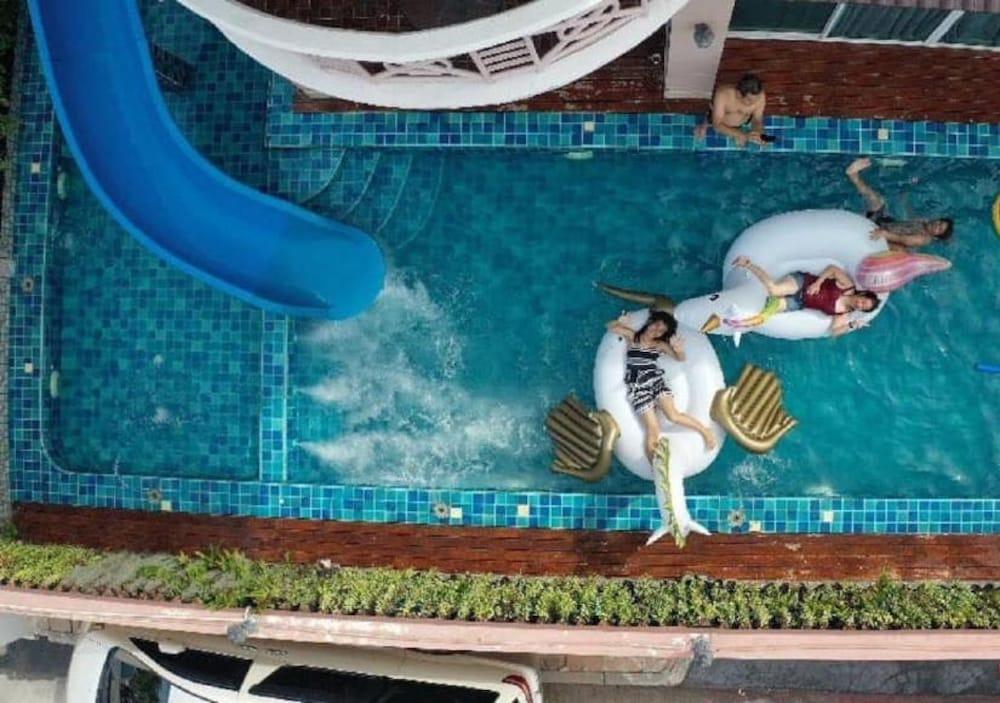 باتايا بول فيلا