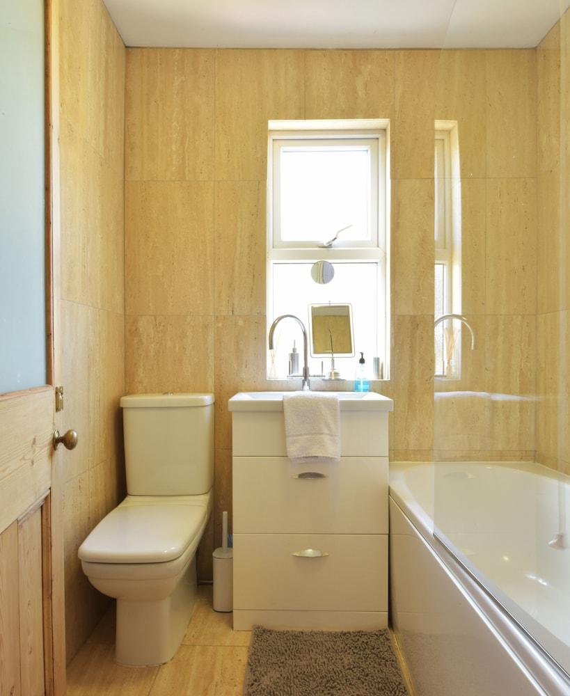 Belle Vue Bathroom