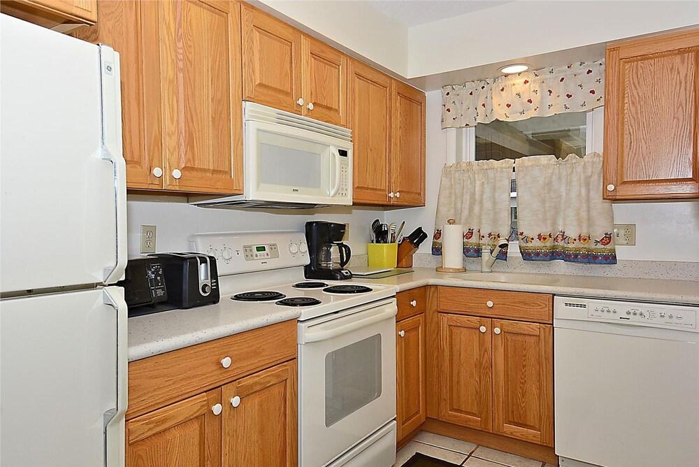 سكاربورو فيليدج 229 كانتري كلوب دا ري يونيت 302 باي لونج آند فوستر مطبخ خاص