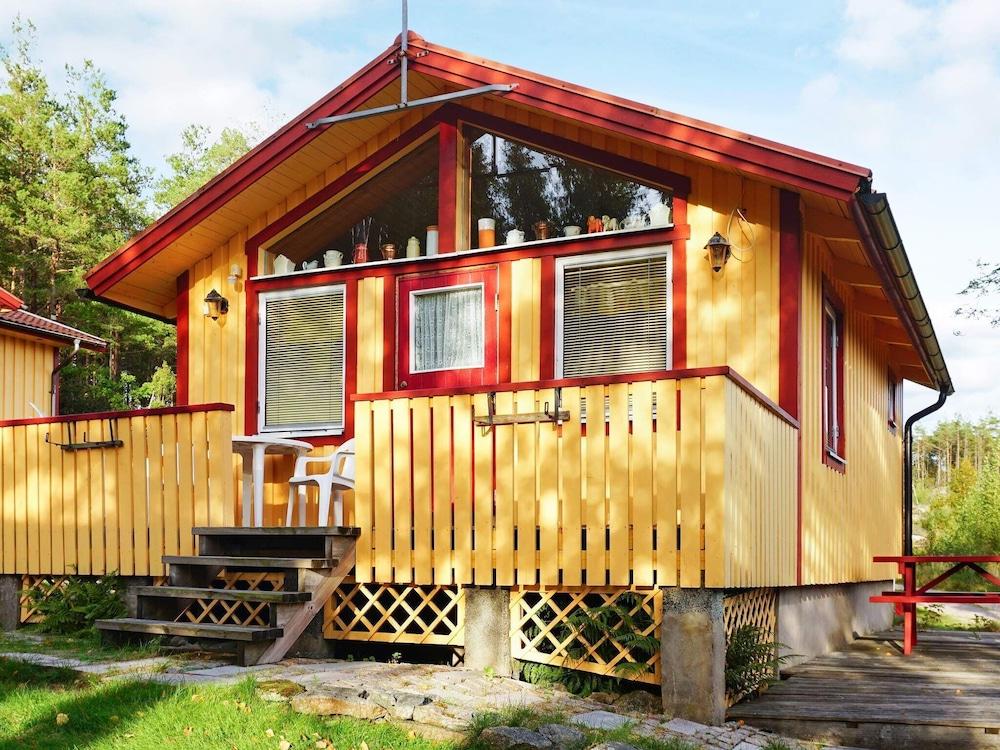 4 بيرسون هوليداي هوم إن مونكيدال