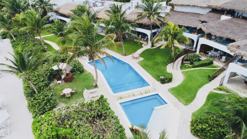 لاس فيلاز أكيومال 3 بي 9 باي سكاي رن زحليقة مائية