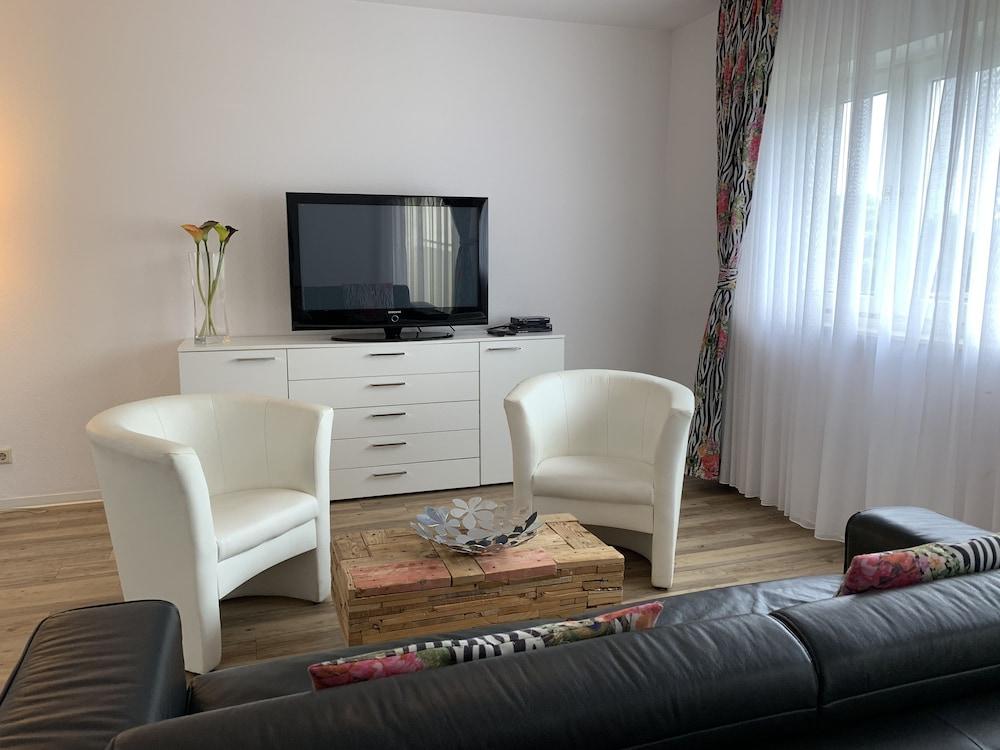 إيربورت أبارتمنت كولن/بون