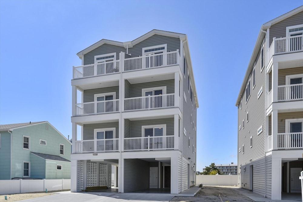 بيرفيت ريتريت نمر 1ينبلس بي لونج آند فوستر