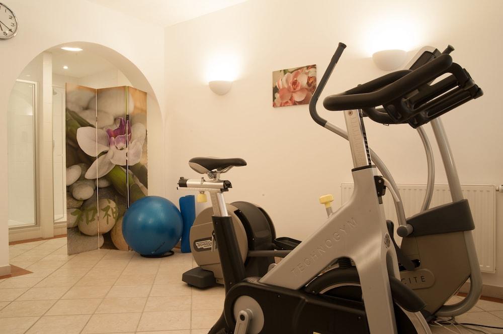 دير يايجاويرث - هوتل آند ريستورانت مرفق اللياقة البدنية