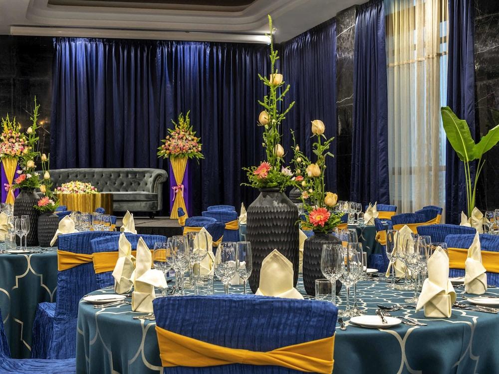 غراند ميركيور يانجون غولدن إمباير أخرى