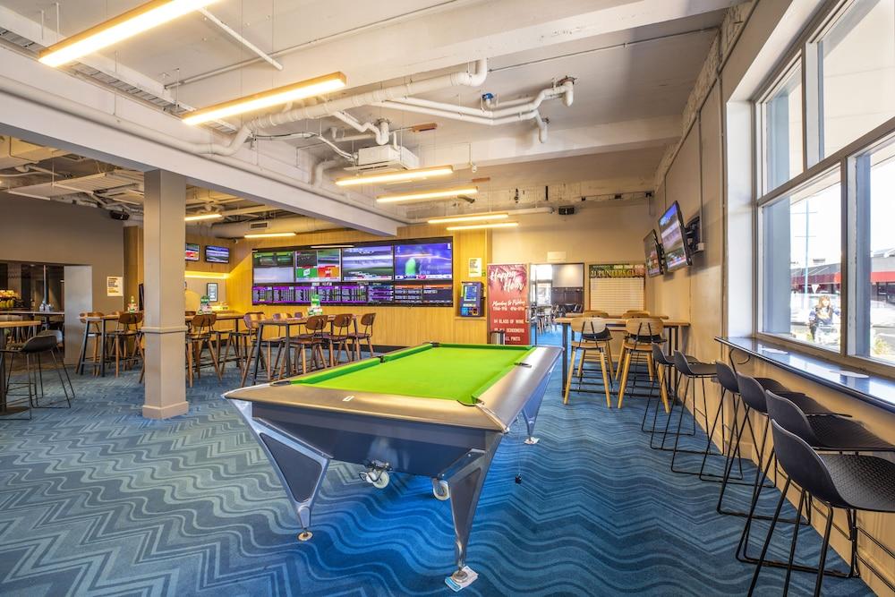 نايتكاب آت أوشن بيتش هوتل بلياردو